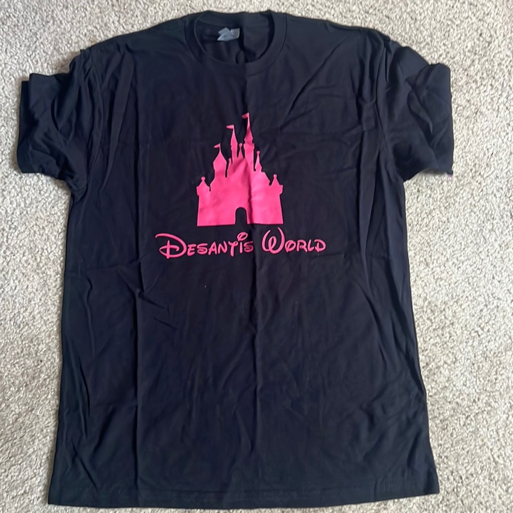 Desantis world shirt